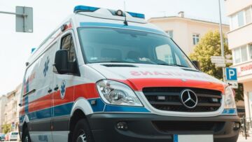 Na A4 wyciągnęli rannego kierowcę przez szyberdach