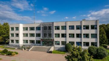 Toporowice: altana i nowe urządzenia na placu
